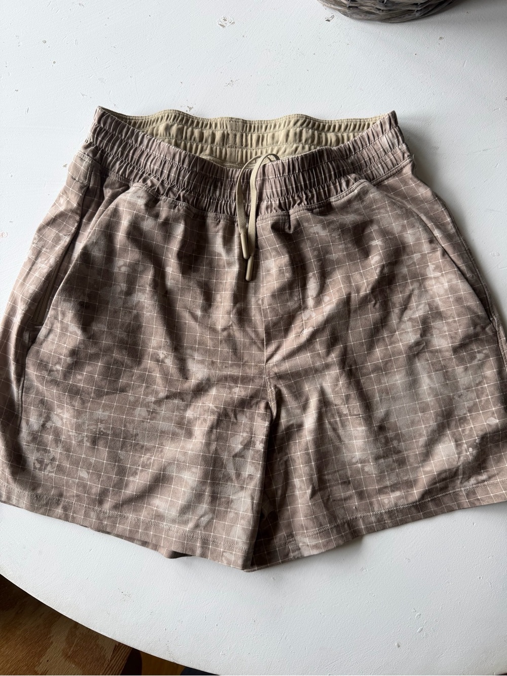 lululemon athletica Men's Taupe Grid Drawstring Shorts